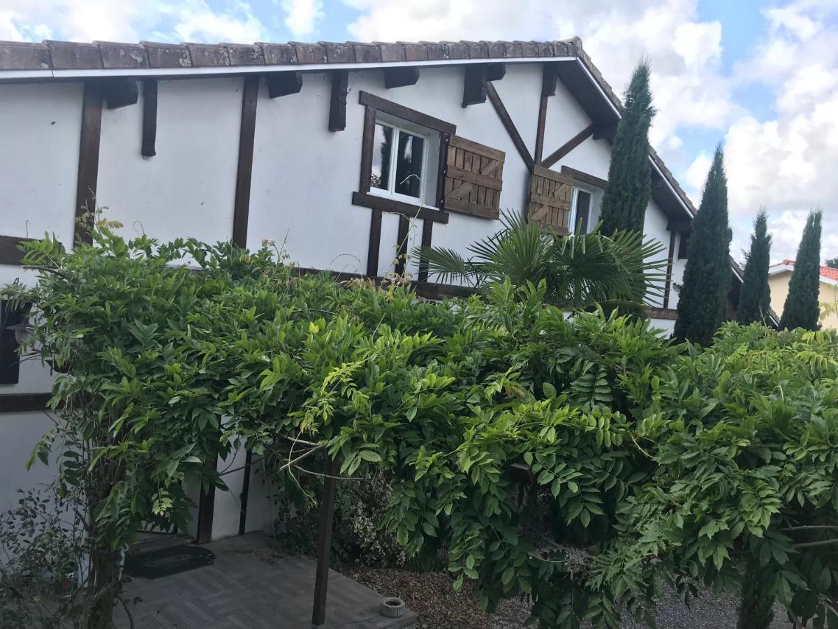La Landaise Villa Sainte-Eulalie-en-Born Exteriör bild